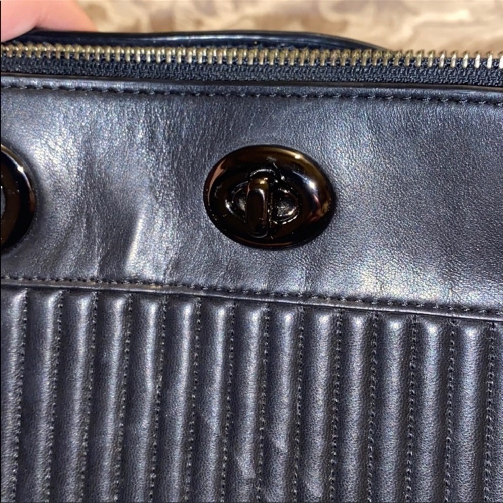 Elegant Coach purse - Picture 4 of 8